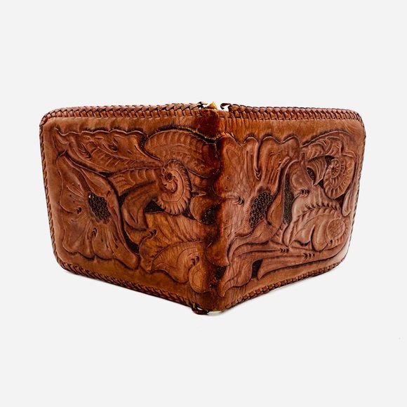 Vintage Leather Hand Tooled Wallet - Picture 8 of 9